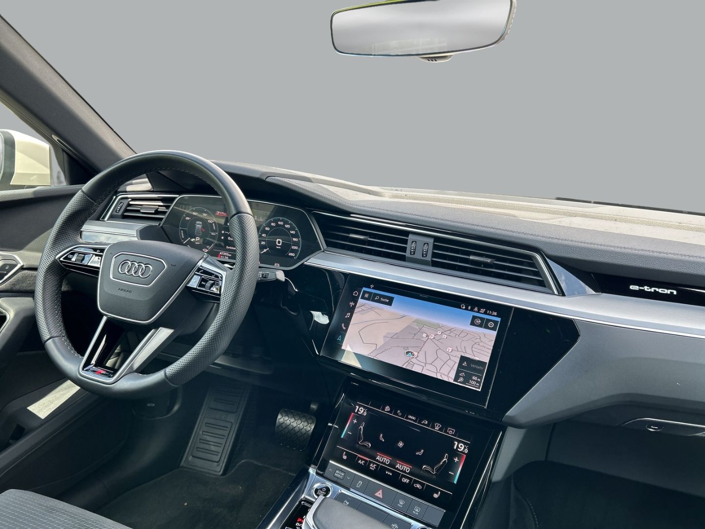 Fahrzeugabbildung Audi e-tron Sportback 55 quattro S line HUD Luftfeder