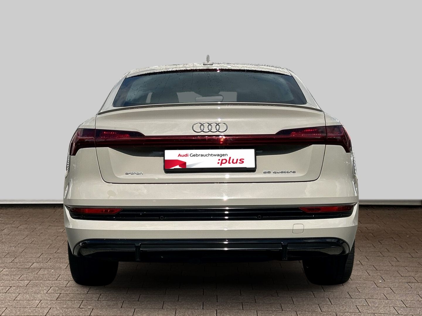 Fahrzeugabbildung Audi e-tron Sportback 55 quattro S line HUD Luftfeder