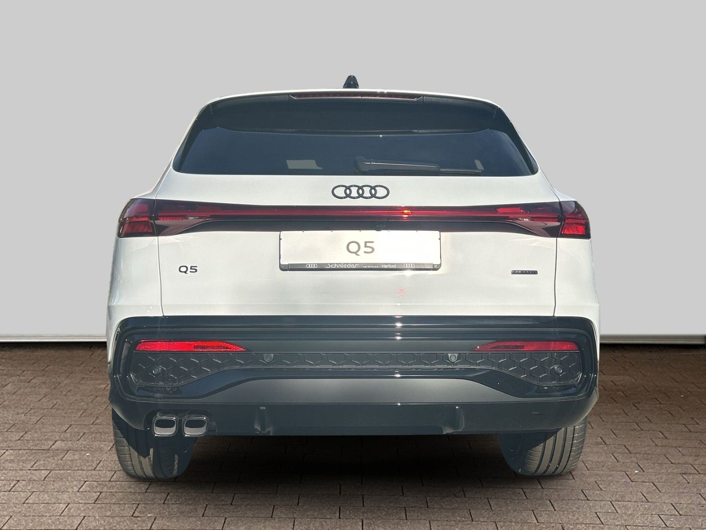 Fahrzeug 9 Fahrzeugabbildung Audi Q5 SUV edition one TDI quattro 150 kW S tronic