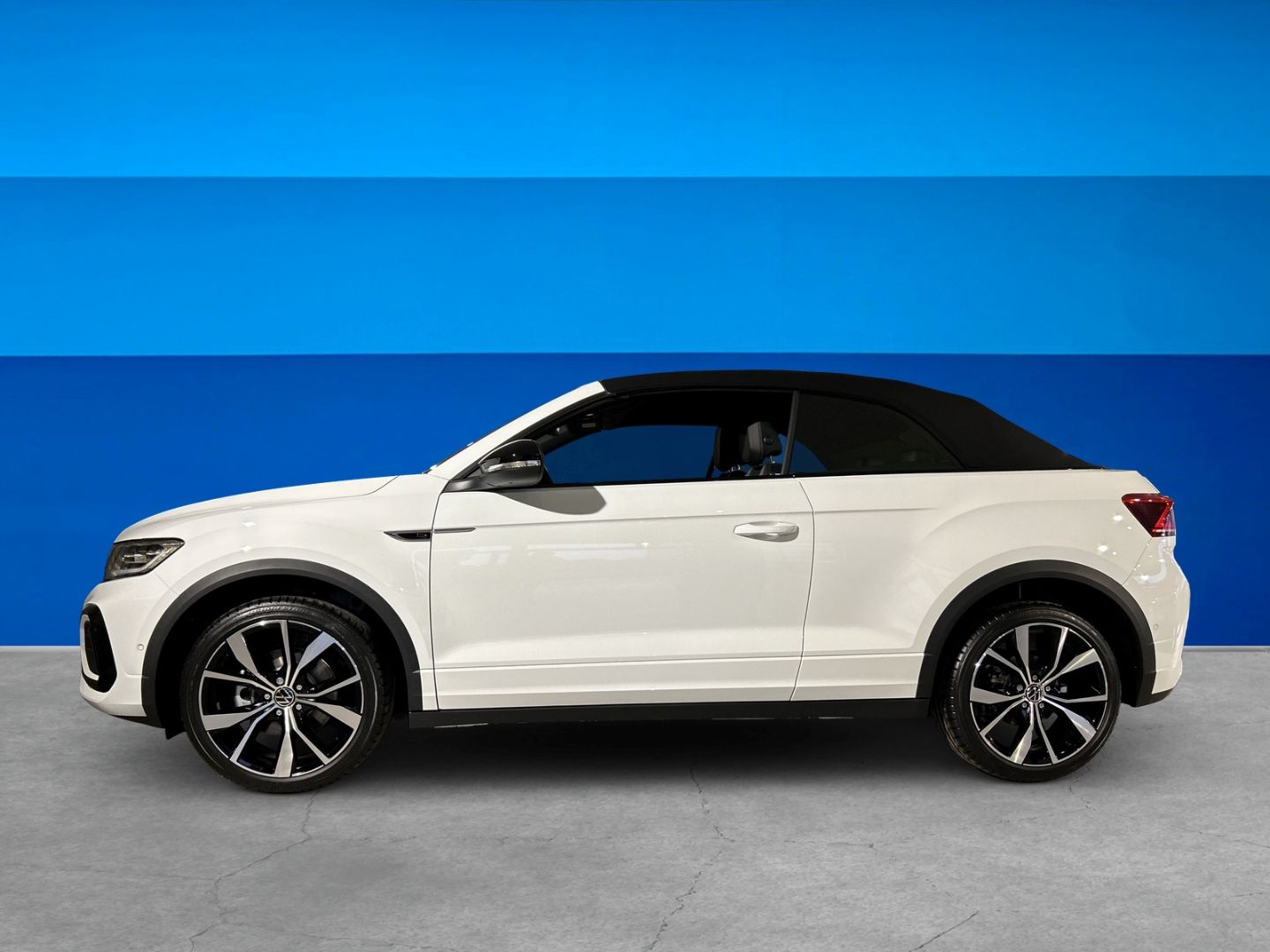 Fahrzeugabbildung Volkswagen T-Roc Cabriolet R-Line 1.5 l TSI BLACK STYLE IQ.