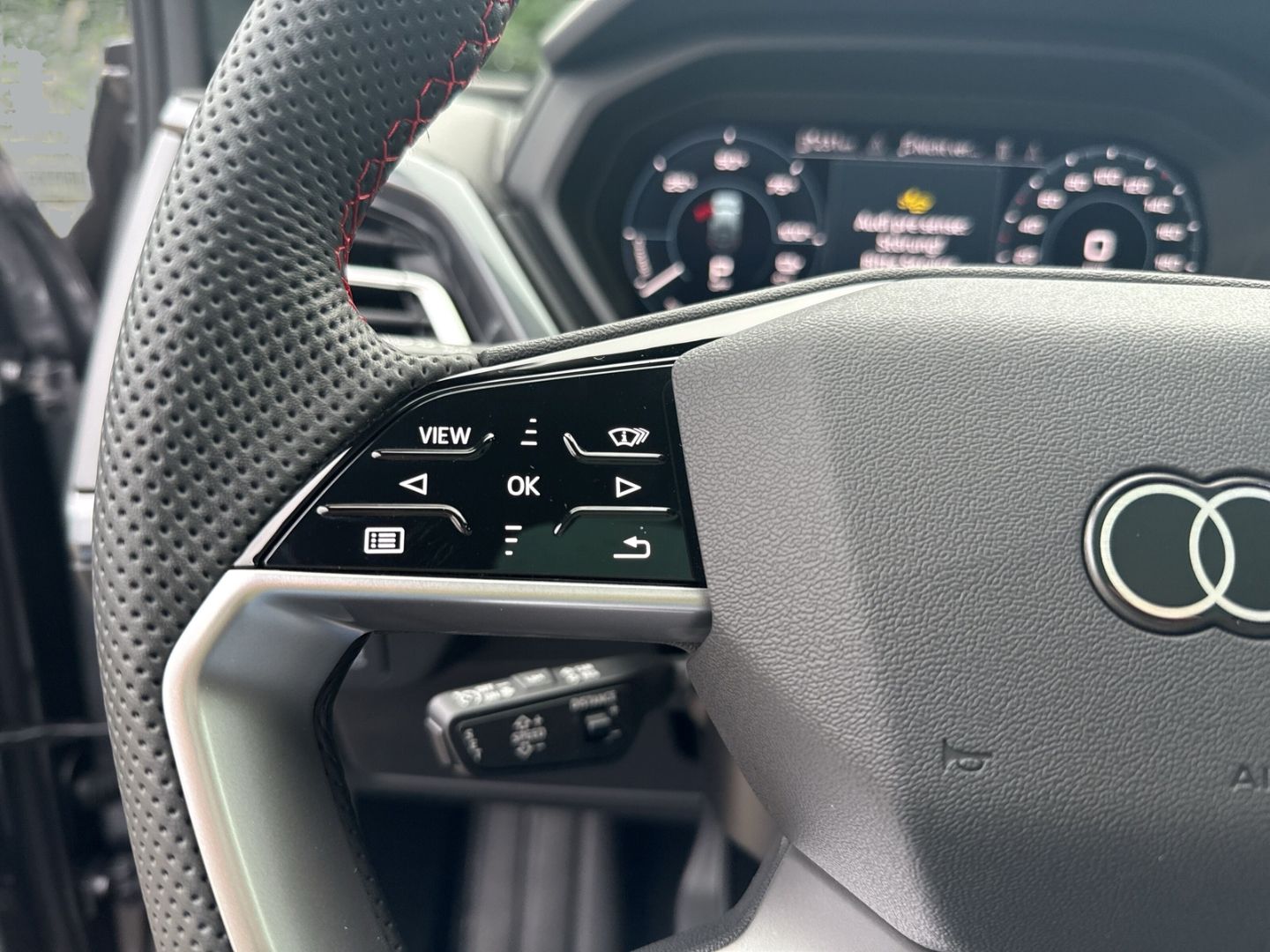 Fahrzeugabbildung Audi Q4 SPORTBACK 55 LED+AHK+HUD+PANO+KAMERA+SLINE