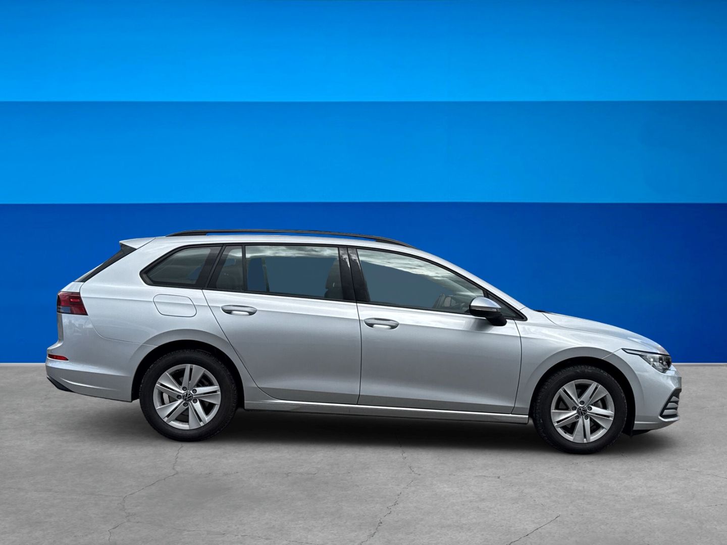 Fahrzeugabbildung Volkswagen Golf 8 Variant 1.5 eTSI Life Navi Business