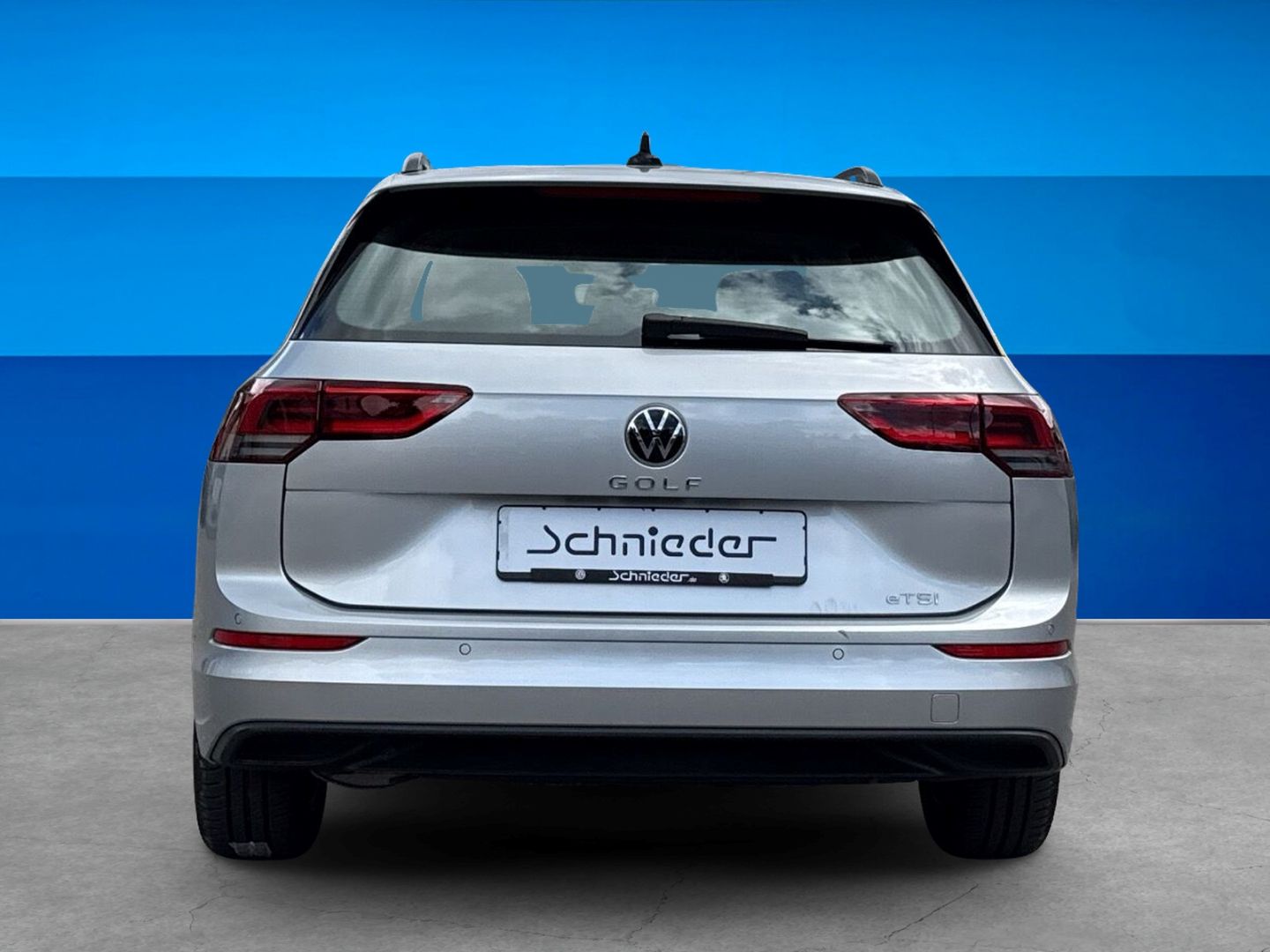 Fahrzeugabbildung Volkswagen Golf 8 Variant 1.5 eTSI Life Navi Business