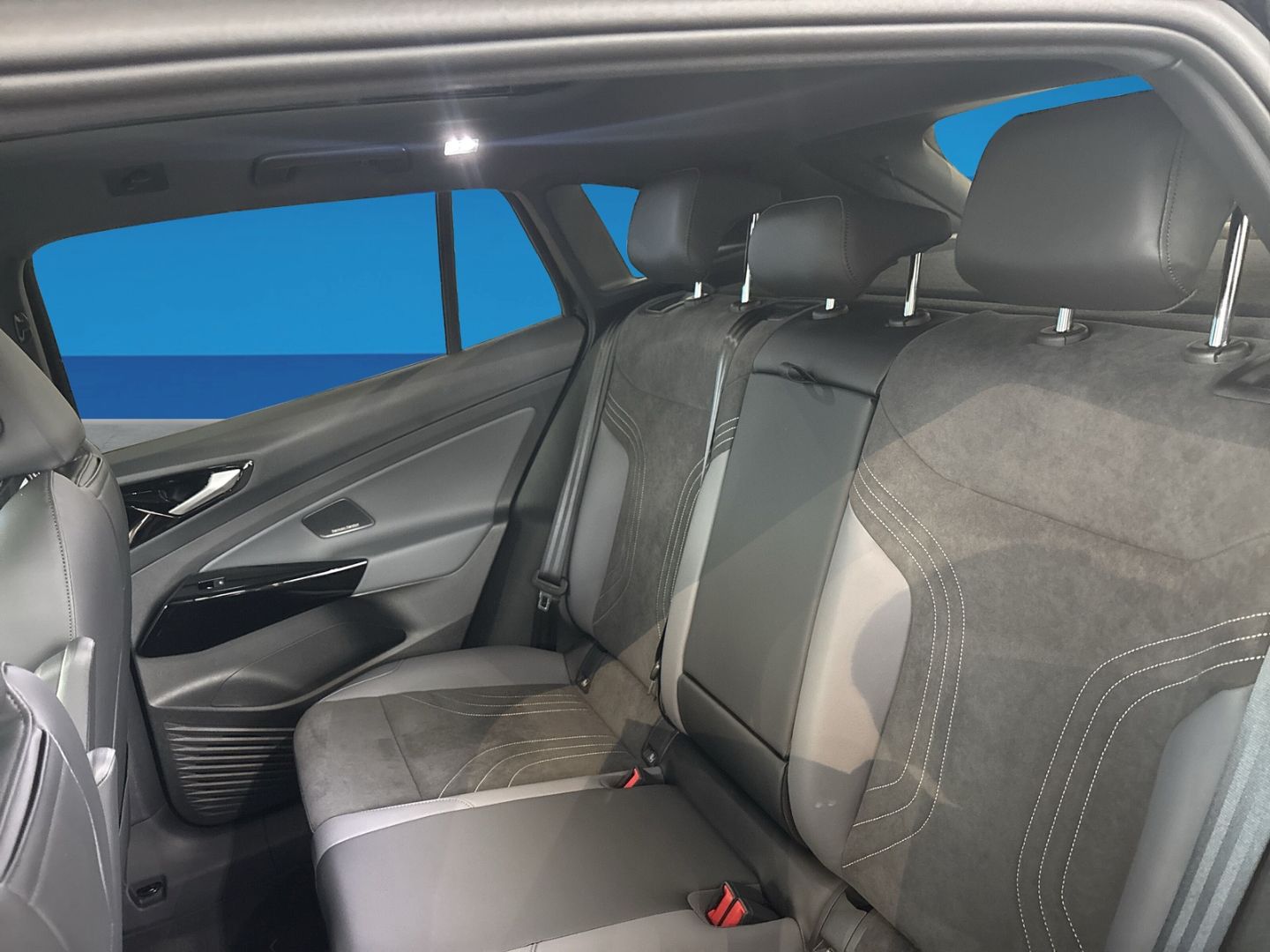 Fahrzeugabbildung Volkswagen ID.4 Goal 210 kW  77kWh IQ.DRIVE PANO KOMFORT+