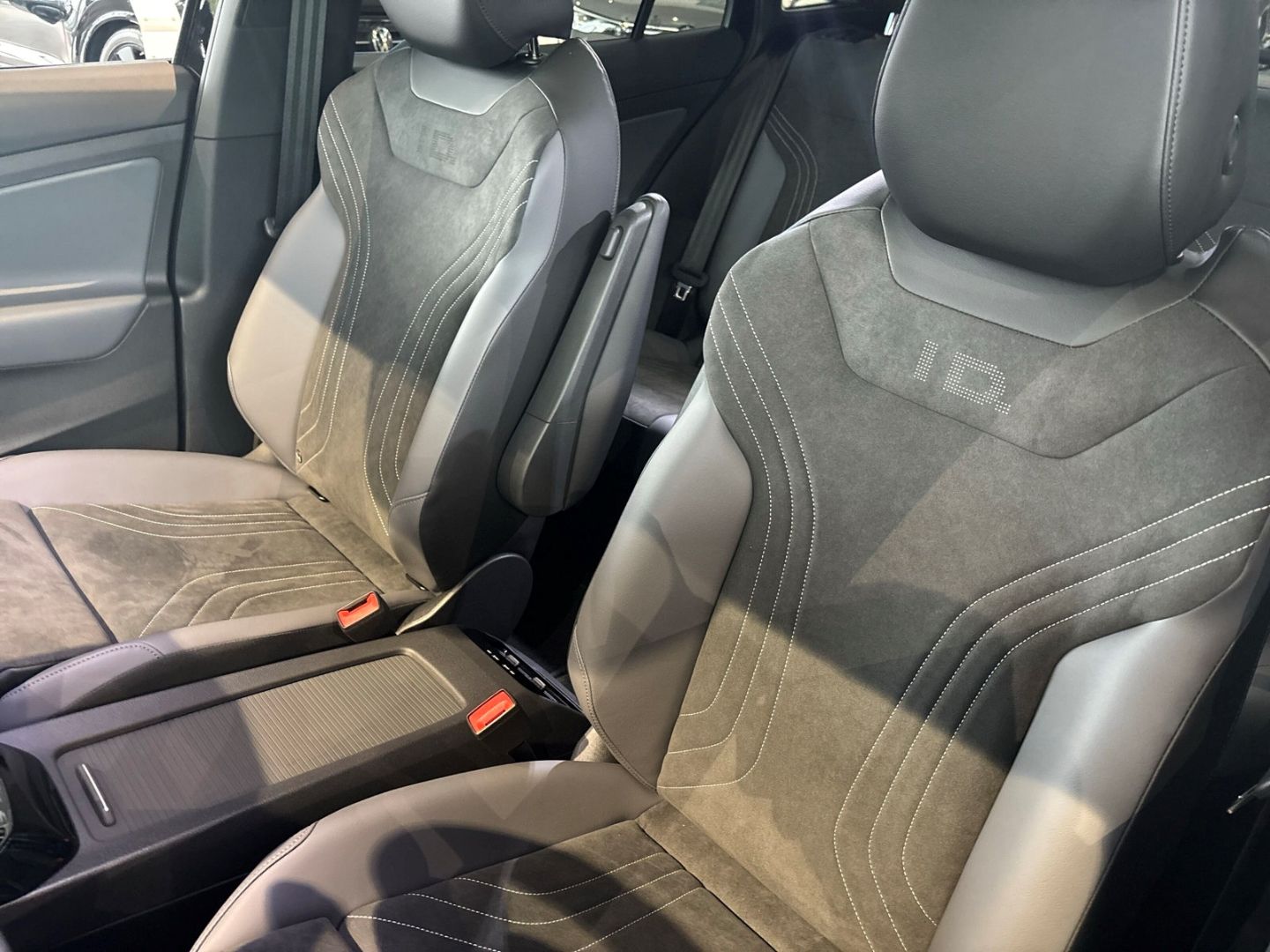 Fahrzeugabbildung Volkswagen ID.4 Goal 210 kW  77kWh IQ.DRIVE PANO KOMFORT+
