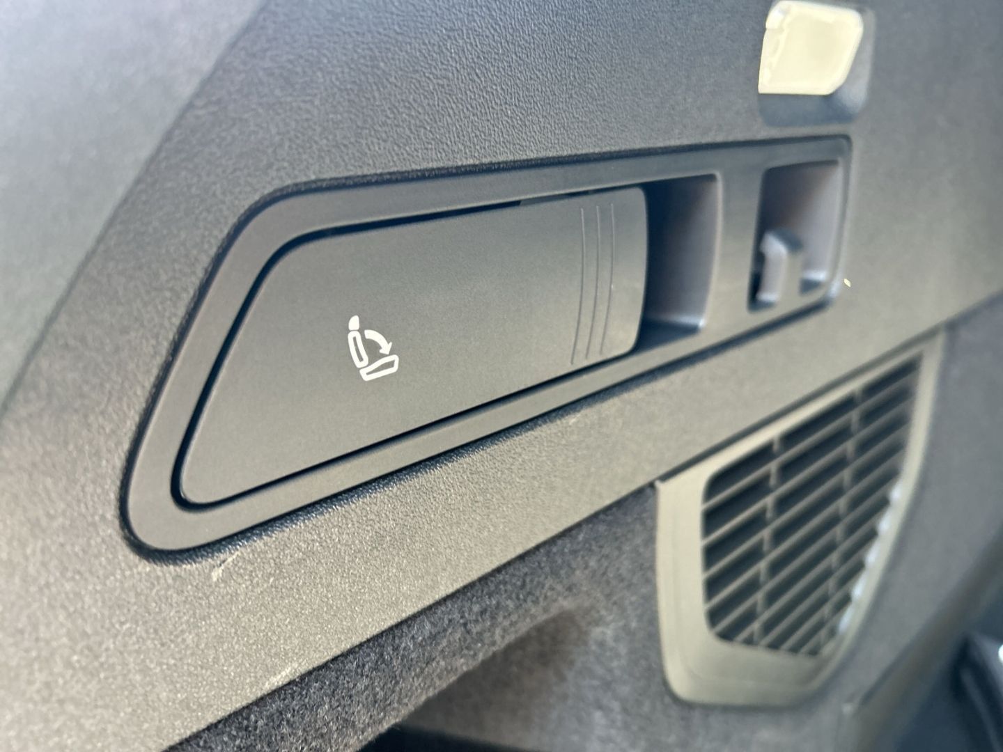 Fahrzeugabbildung Audi A5 AVANT TDI EDITION,LED,TECHPLUS,AHK,PDC,SLINE