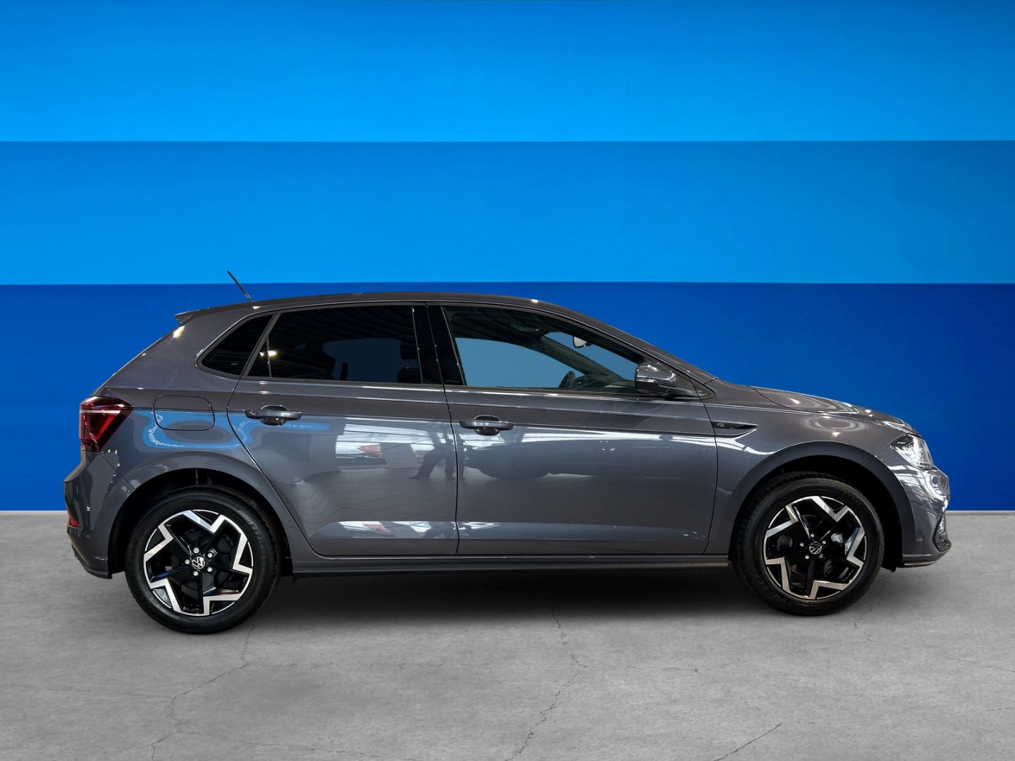 Fahrzeugabbildung Volkswagen Polo R-Line 1.0l TSI DSG IQ.LIGHT IQ.DRIVE REAR