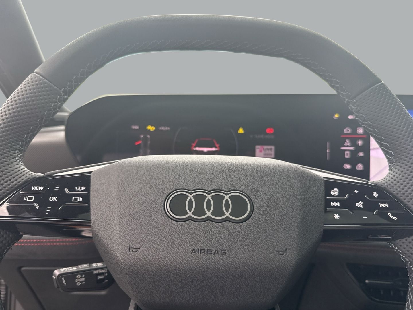 Fahrzeugabbildung Audi S6 etron Avant quattro 370 kW StandHZG+AHK+PANO+