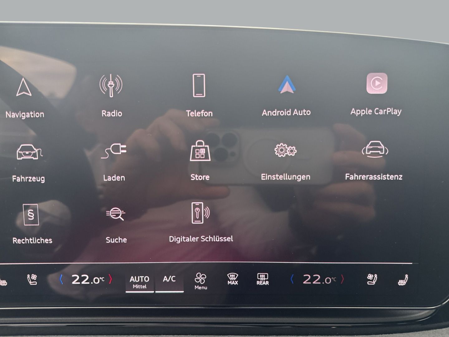Fahrzeugabbildung Audi S6 etron Avant quattro 370 kW StandHZG+AHK+PANO+