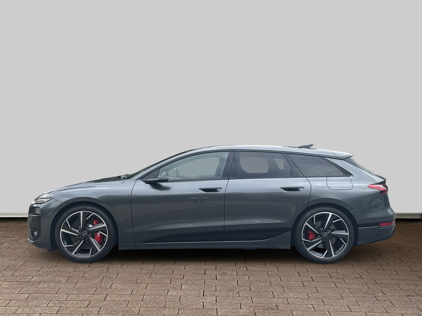 Fahrzeugabbildung Audi S6 etron Avant quattro 370 kW StandHZG+AHK+PANO+