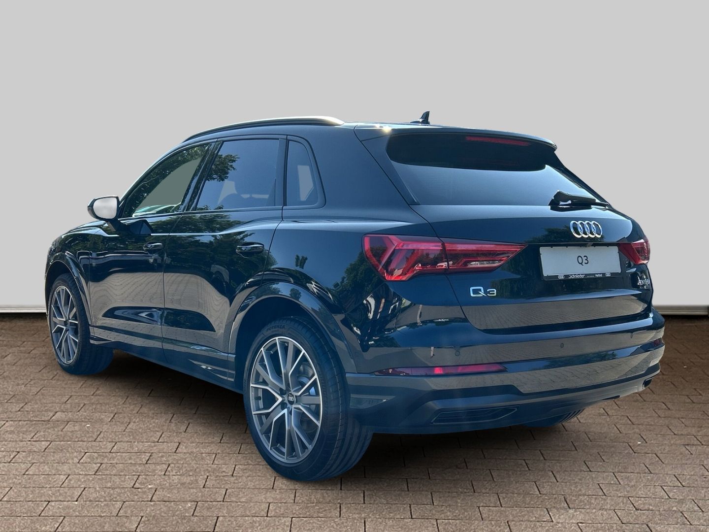 Fahrzeugabbildung Audi Q3 advanced 40 TFSI quattro S-tronic+AHK+LEDER+M