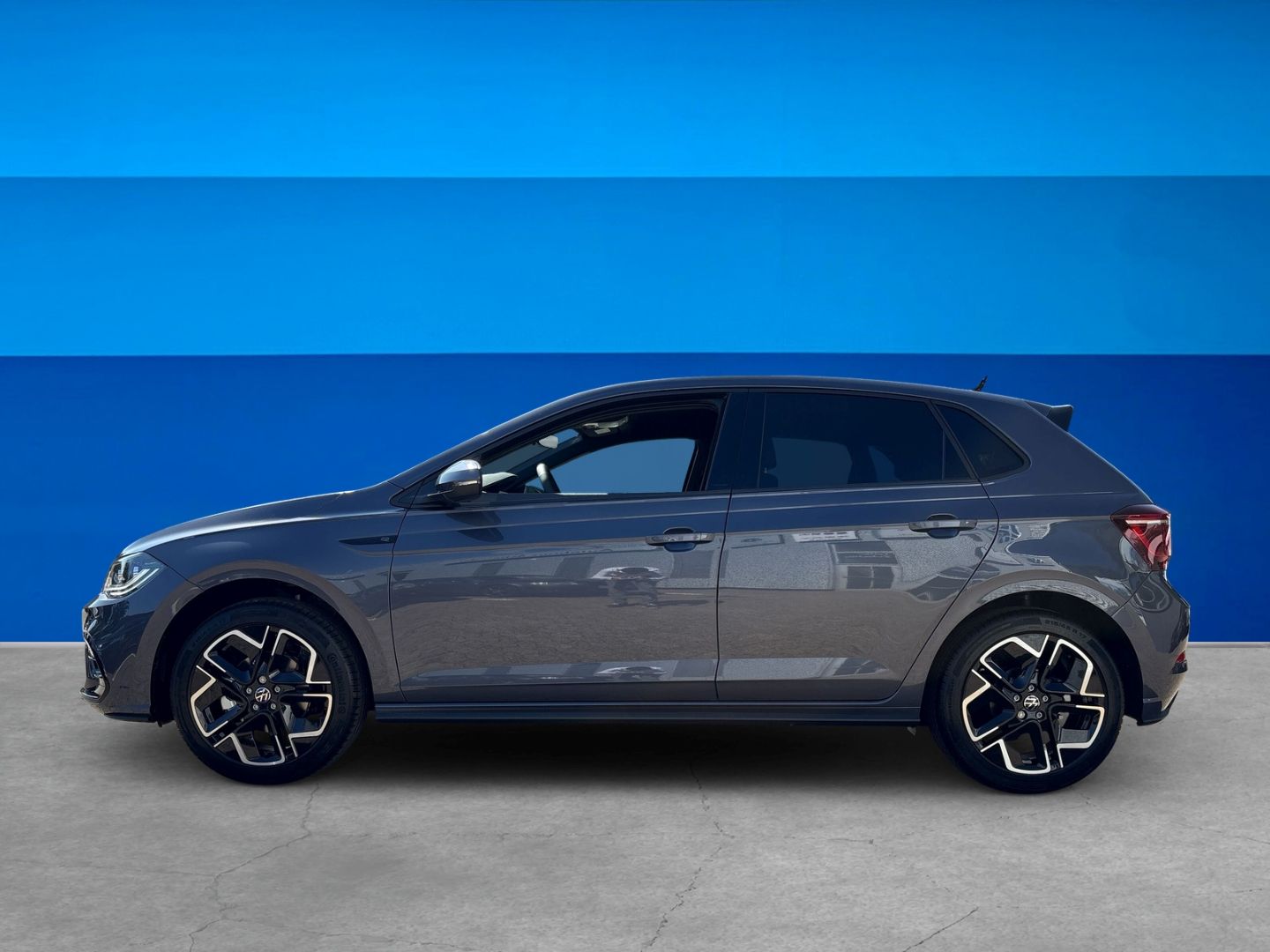 Fahrzeugabbildung Volkswagen Polo R-Line 1.0l TSI IQ.LIGHT IQ.DRIVE REAR VIEW