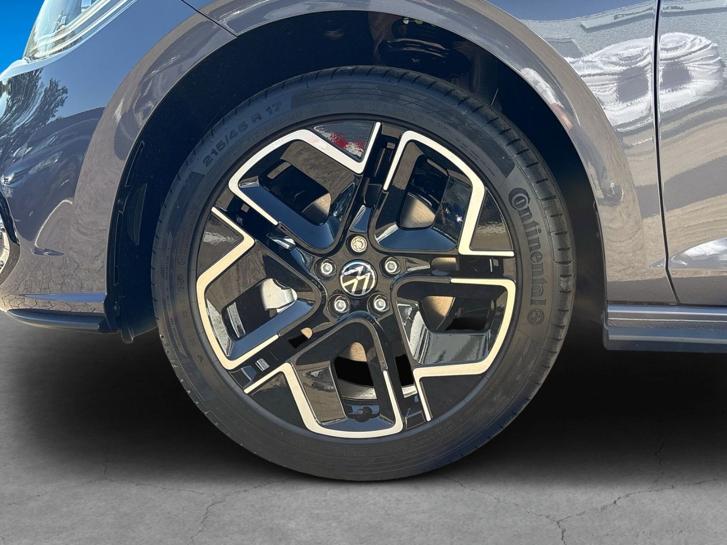 Fahrzeugabbildung Volkswagen Polo R-Line 1.0l TSI IQ.LIGHT IQ.DRIVE REAR VIEW