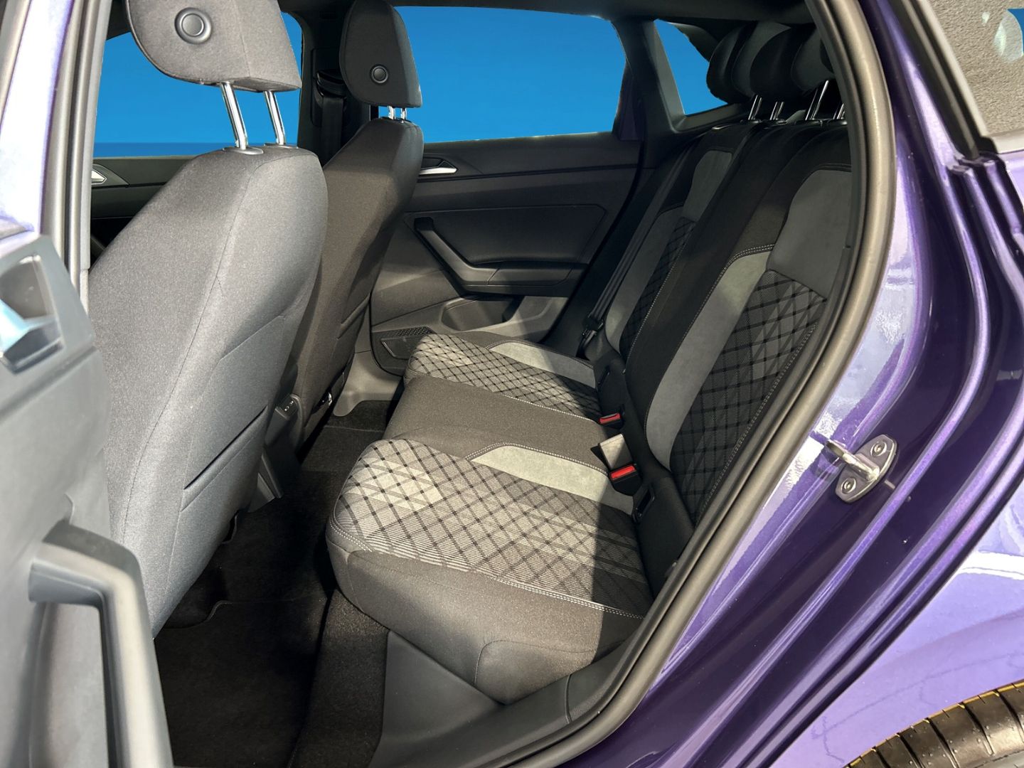 Fahrzeugabbildung Volkswagen Polo R-Line 1.0l TSI DSG IQ.LIGHT REAR VIEW NAVI