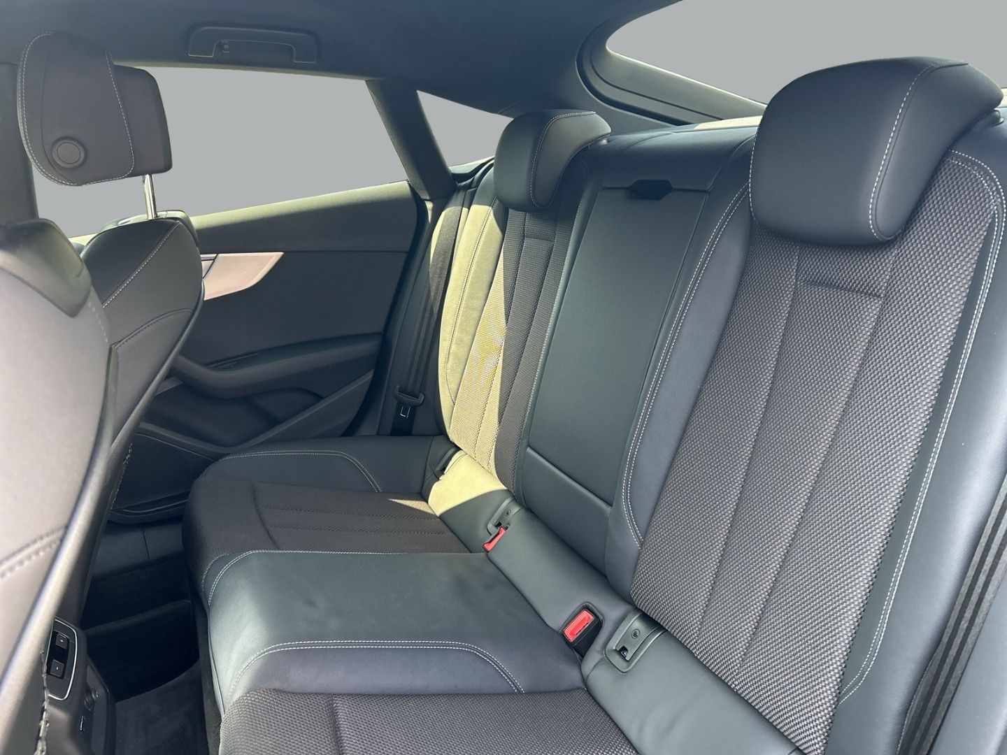 Fahrzeugabbildung Audi A5 Sportback 40 TFSI quattro S-LINE+MATRIX LED+A