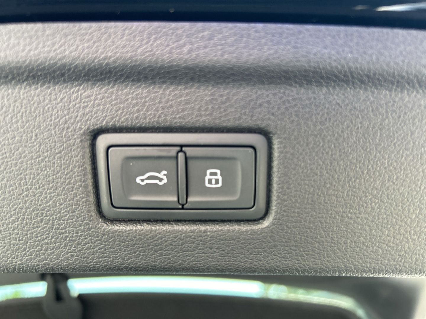 Fahrzeugabbildung Audi A5 Sportback 40 TFSI quattro S-LINE+MATRIX LED+A