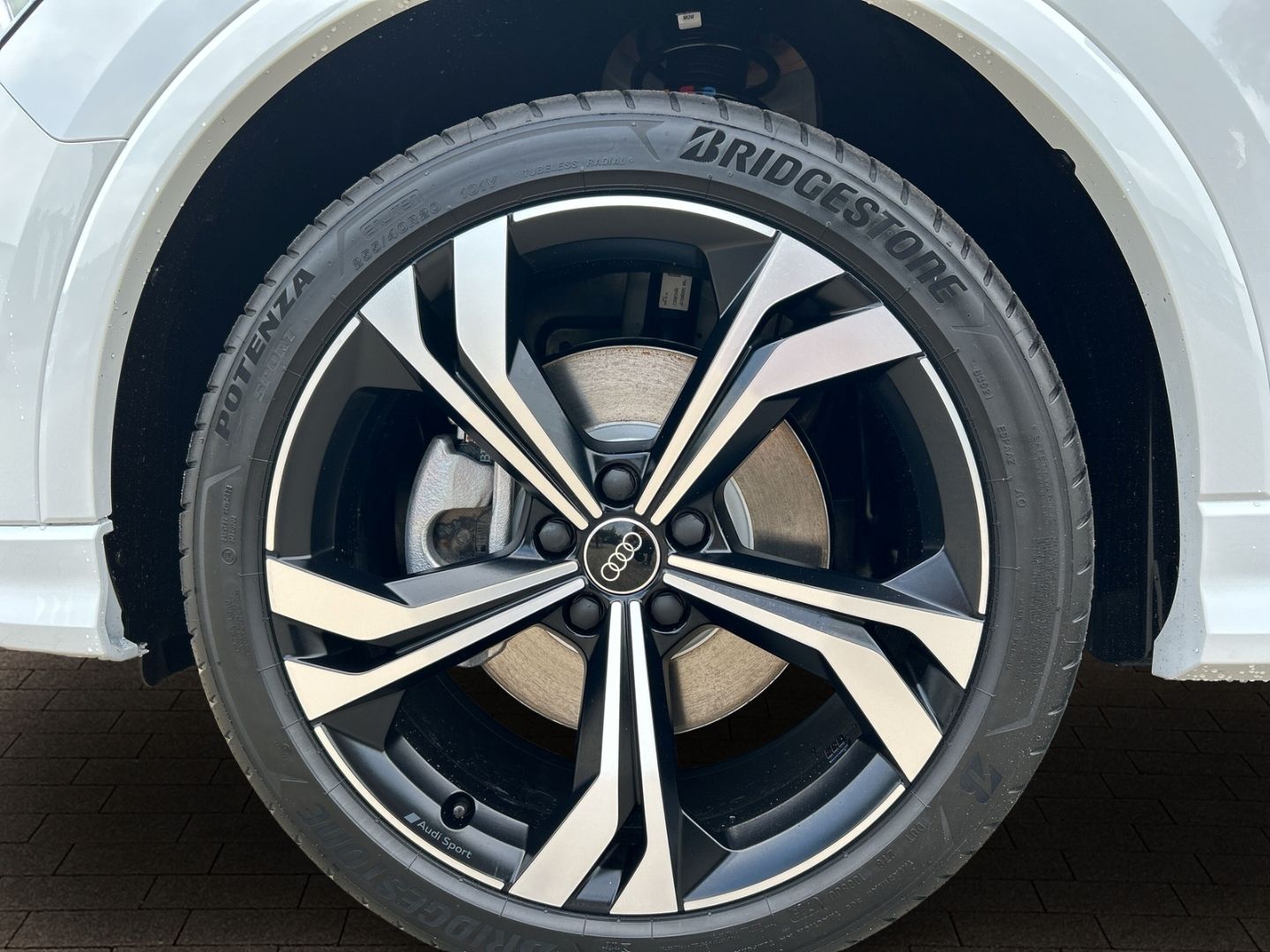 Fahrzeugabbildung Audi Q3 Sportback 40 TFSI quattro S-tronic S-LINE+AHK