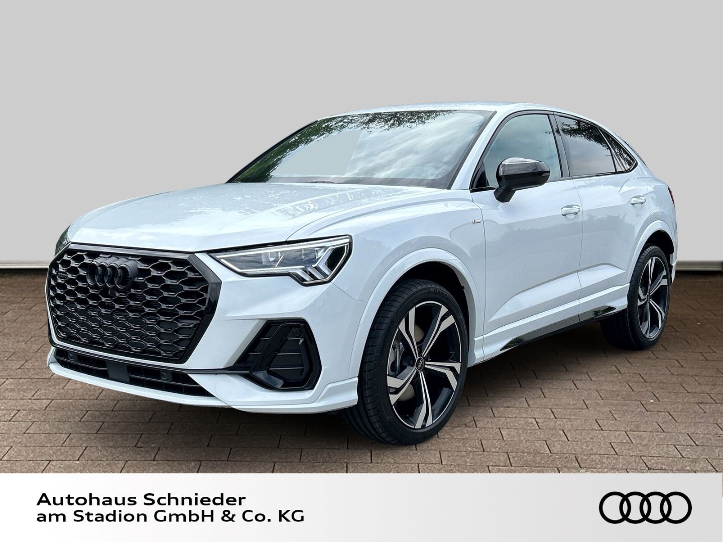 Fahrzeugabbildung Audi Q3 Sportback 40 TFSI quattro S-tronic S-LINE+AHK