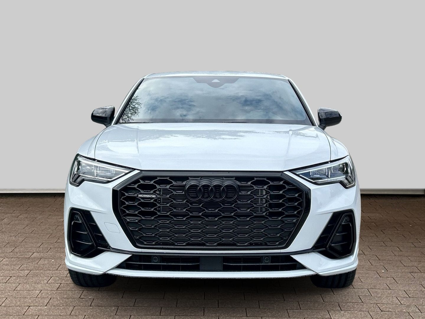 Fahrzeugabbildung Audi Q3 Sportback 40 TFSI quattro S-tronic S-LINE+AHK