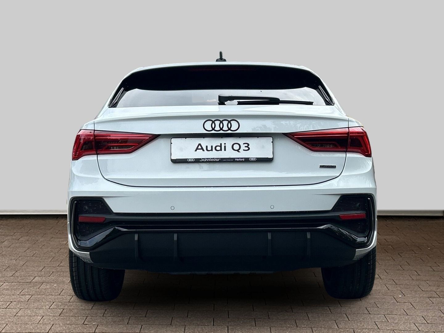 Fahrzeugabbildung Audi Q3 Sportback 40 TFSI quattro S-tronic S-LINE+AHK