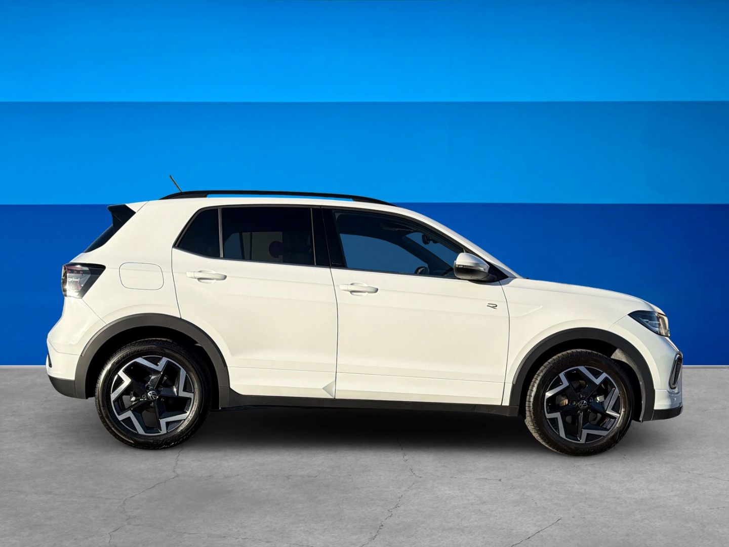 Fahrzeugabbildung Volkswagen T-Cross 1.5 TSI R-Line Rear View AHK Clima - mit KI generiert/bearbeitet