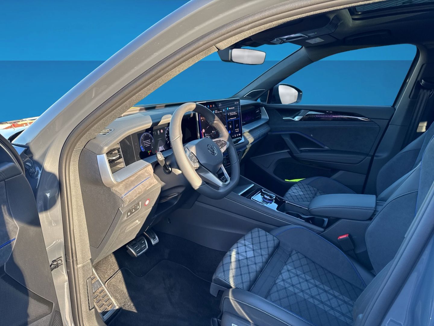 Fahrzeugabbildung Volkswagen Tayron 2.0 TDI R-Line 4Motion IDA Harman Kardon - mit KI generiert/bearbeitet