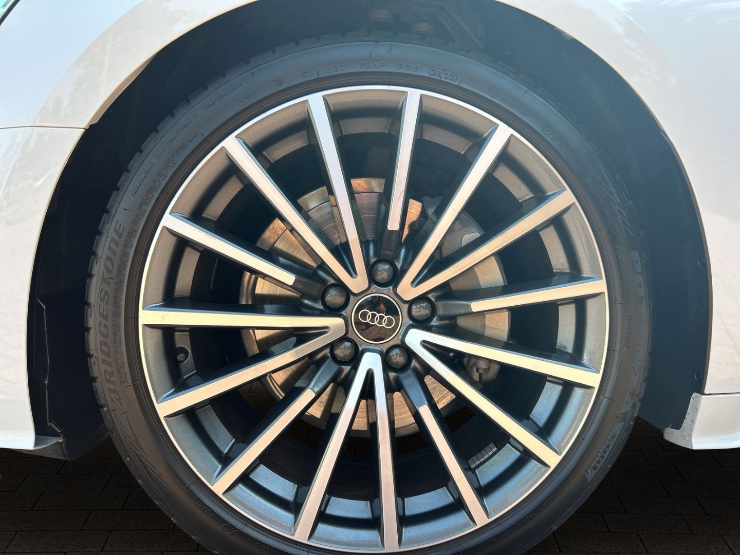 Fahrzeugabbildung Audi A5 Cabriolet 40 TFSI S line AHK+NAVI+LEDER+VIRTU