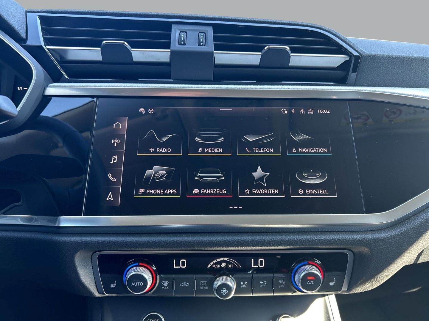 Fahrzeugabbildung Audi Q3 35 TFSI S-line S-tronic AHK+NAVI+LEDER+VIRTUA