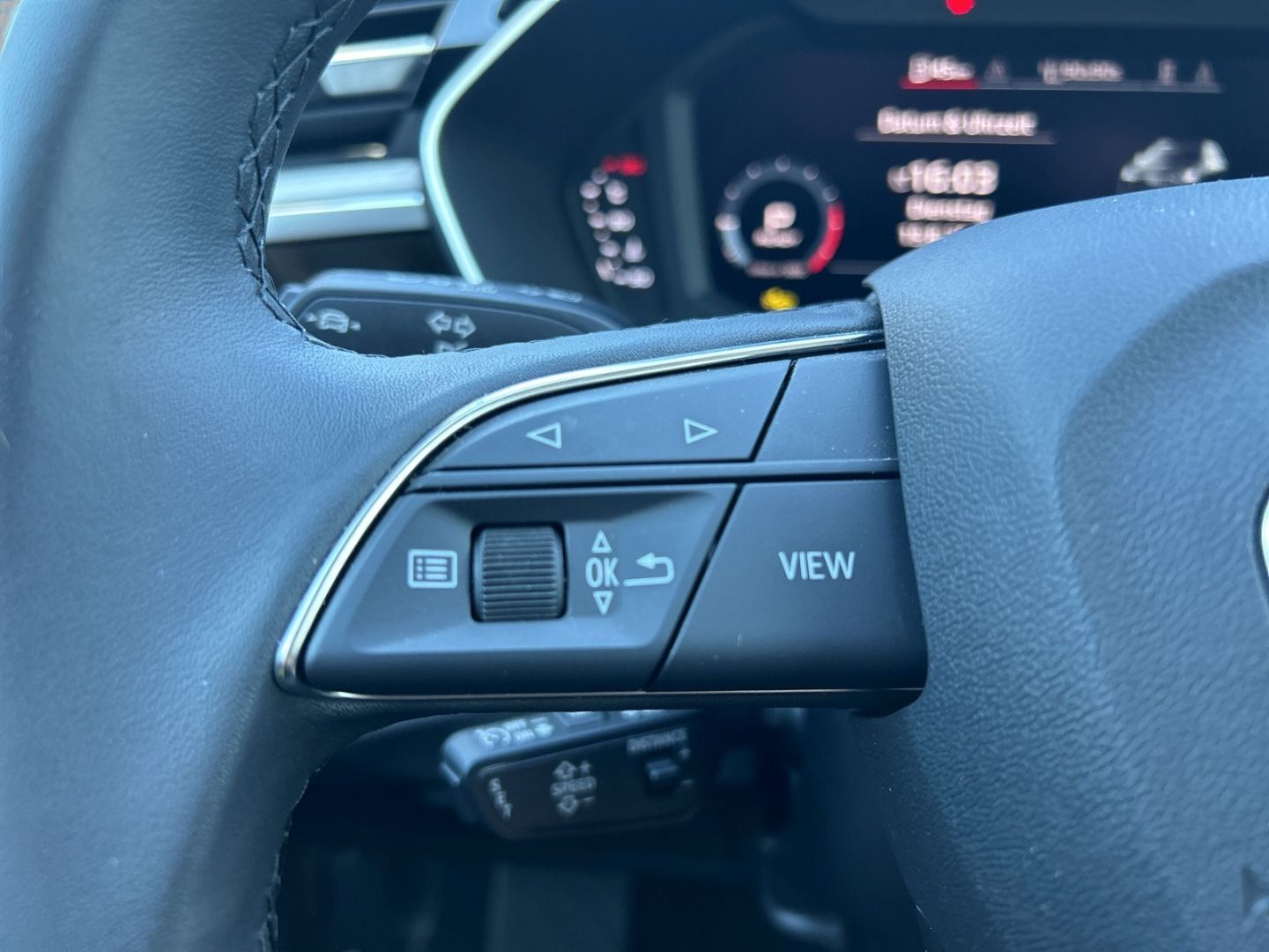 Fahrzeugabbildung Audi Q3 35 TFSI S-line S-tronic AHK+NAVI+LEDER+VIRTUA