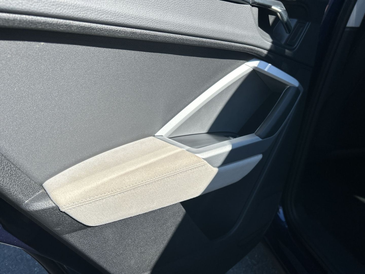 Fahrzeugabbildung Audi Q3 35 TFSI S-line S-tronic AHK+NAVI+LEDER+VIRTUA