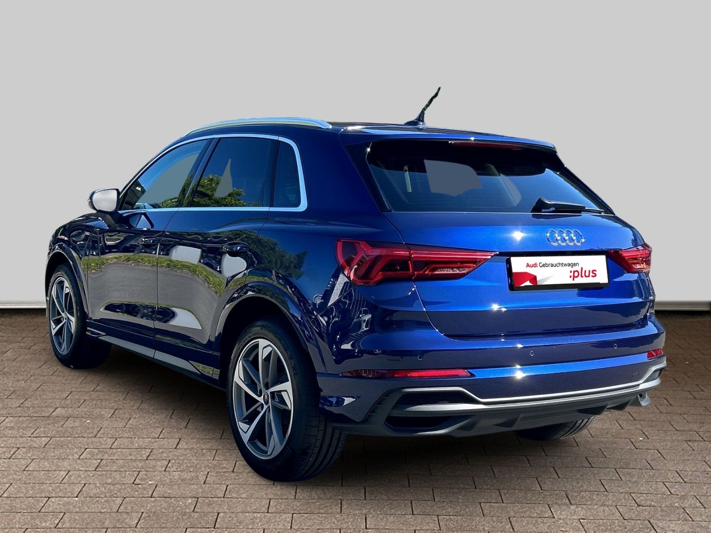 Fahrzeugabbildung Audi Q3 35 TFSI S-line S-tronic AHK+NAVI+LEDER+VIRTUA