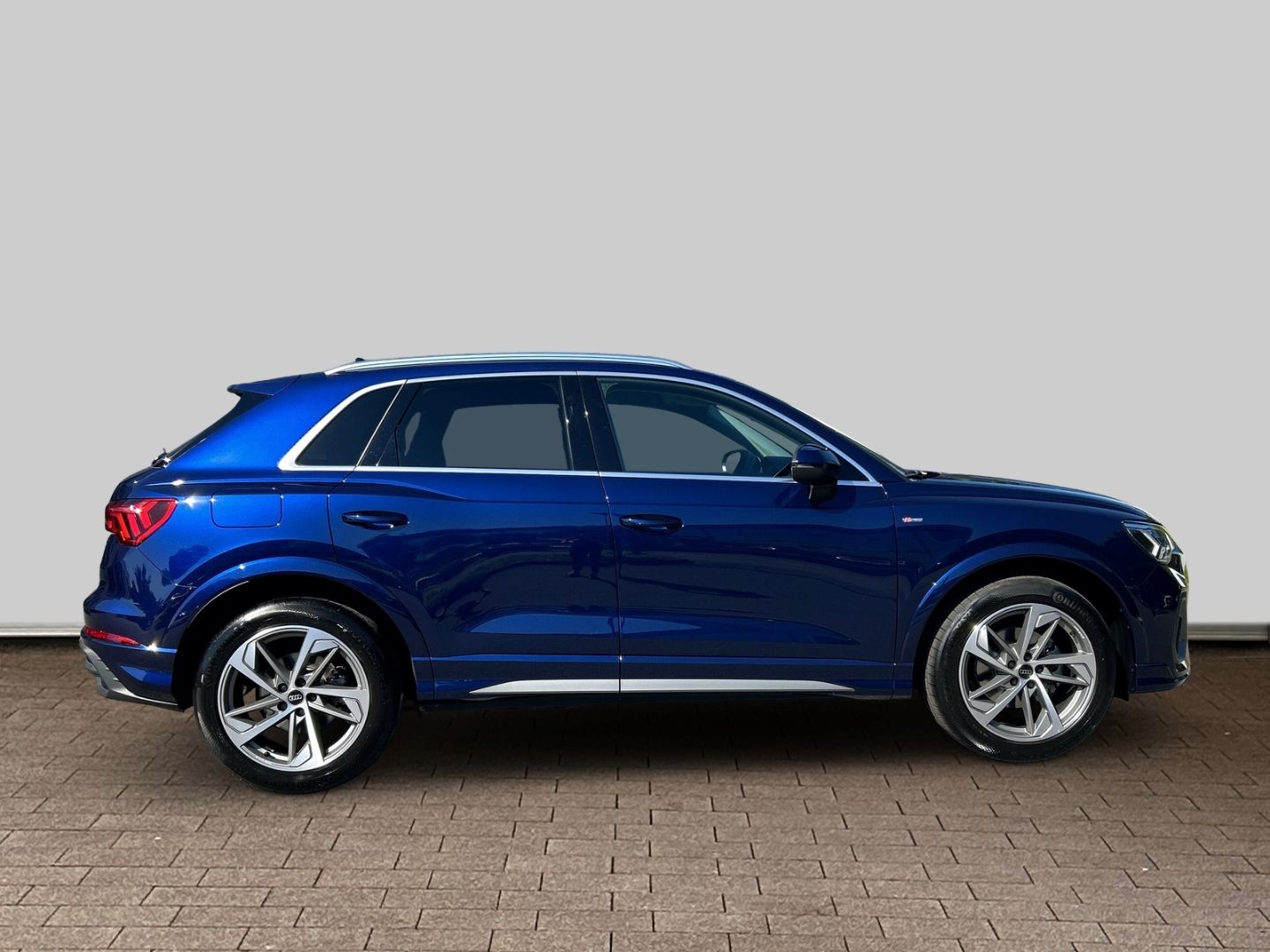 Fahrzeugabbildung Audi Q3 35 TFSI S-line S-tronic AHK+NAVI+LEDER+VIRTUA
