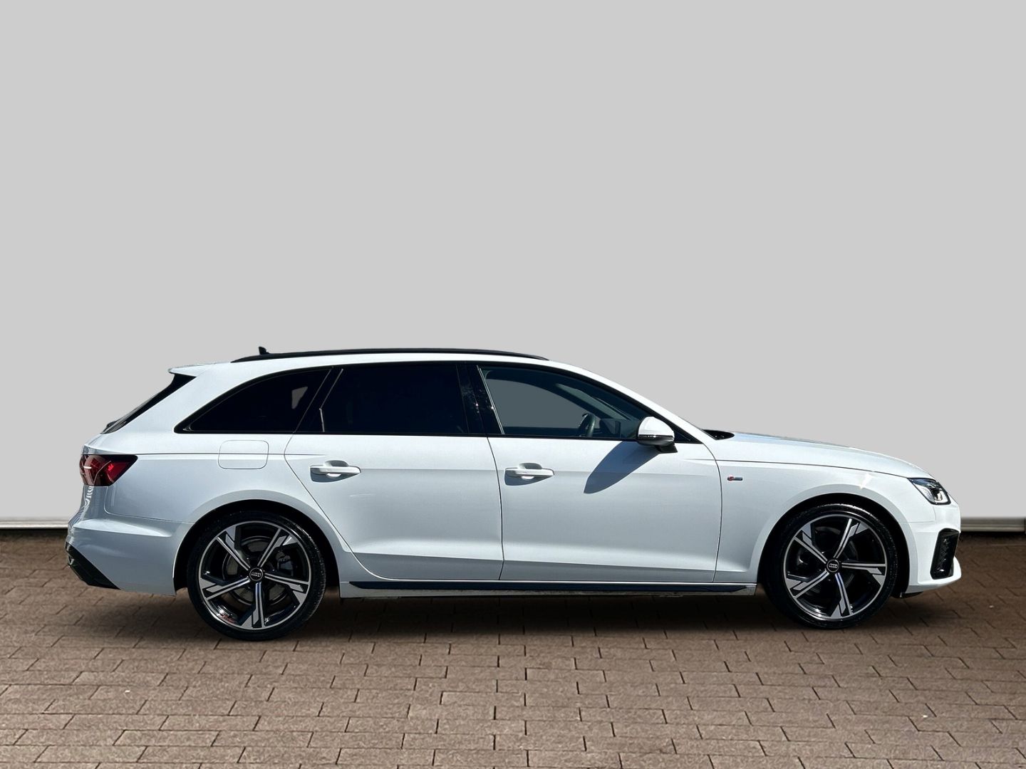Fahrzeugabbildung Audi A4 Avant 35 TDI S line AHK+NAVI+LEDER+VIRTUAL+LE