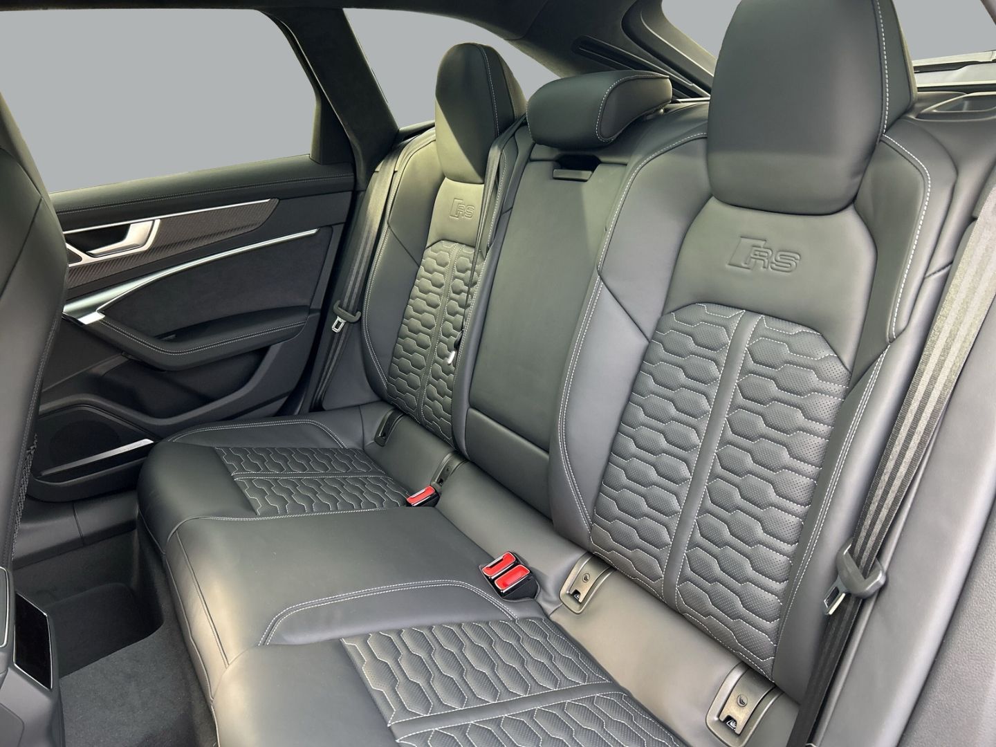 Fahrzeug 11 Fahrzeugabbildung Audi RS6 PERFORMANCE,LASER,PANO,B&O,SPORTABGAS,KERAMI