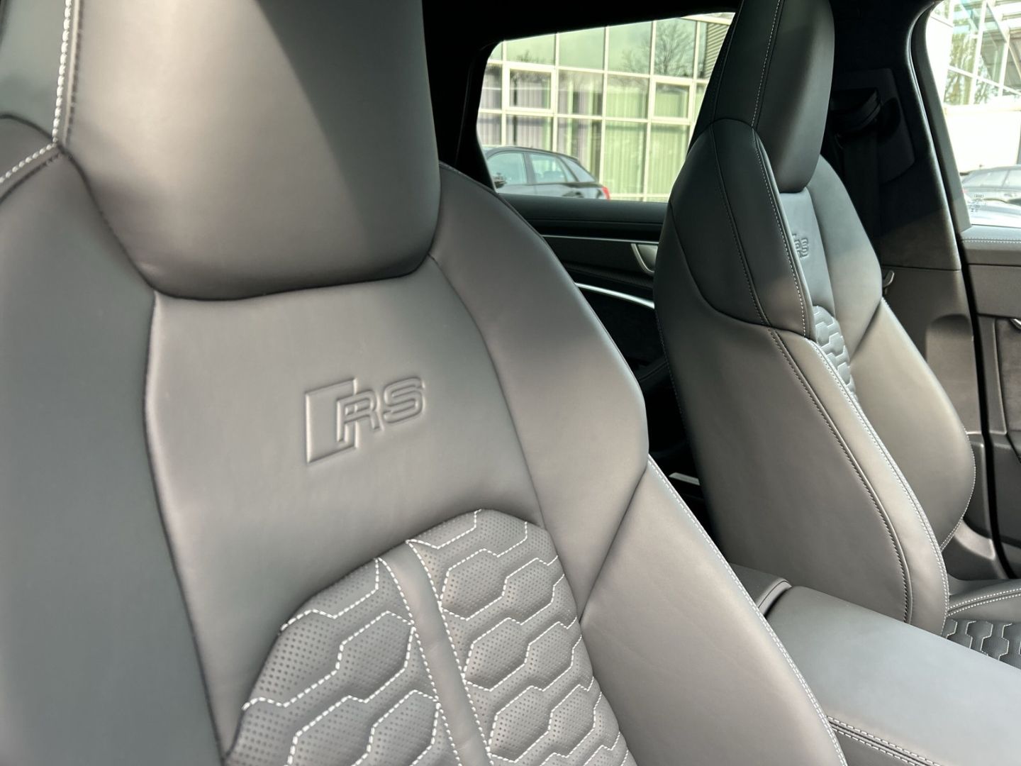 Fahrzeug 23 Fahrzeugabbildung Audi RS6 PERFORMANCE,LASER,PANO,B&O,SPORTABGAS,KERAMI