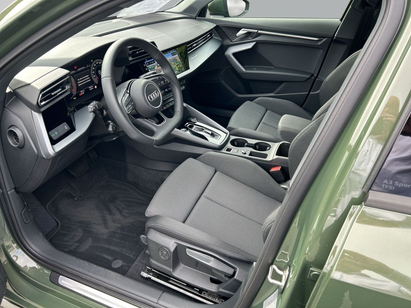 Fahrzeugabbildung Audi A3 Sportback 30 TFSI S-tronic S-line NAVI+VIRTUA