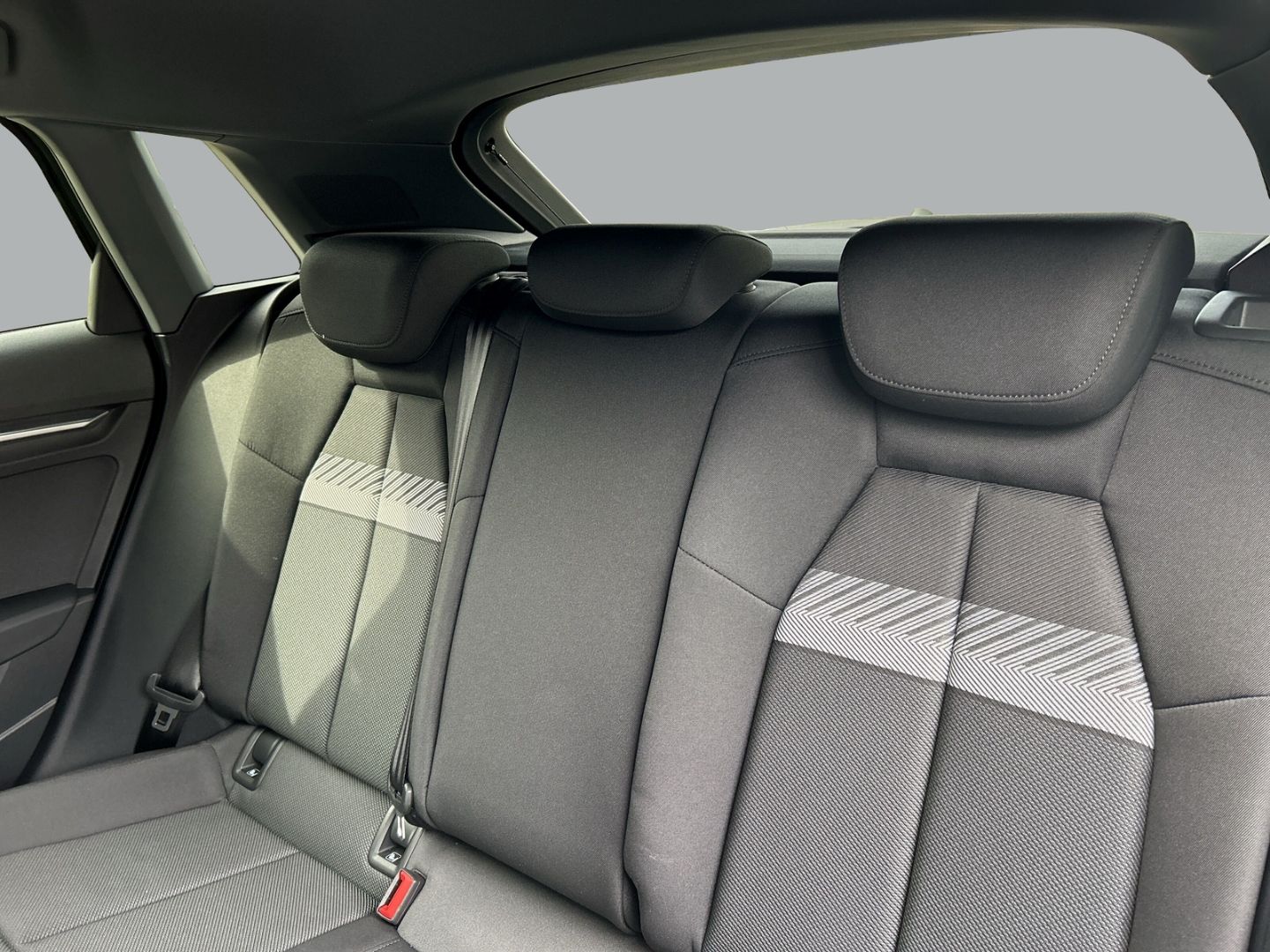 Fahrzeugabbildung Audi A3 Sportback 30 TFSI S-tronic S-line NAVI+VIRTUA