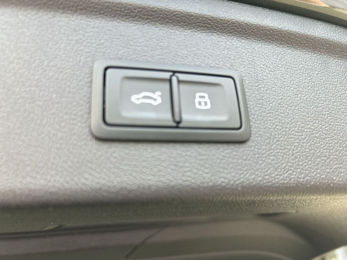 Fahrzeugabbildung Audi A3 Sportback 30 TFSI S-tronic S-line NAVI+VIRTUA