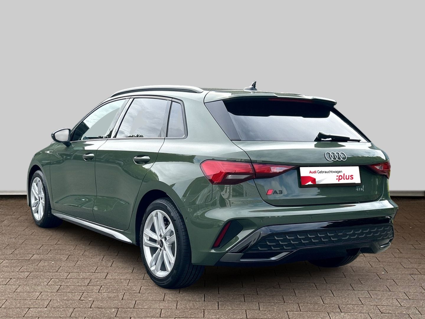 Fahrzeugabbildung Audi A3 Sportback 30 TFSI S-tronic S-line NAVI+VIRTUA