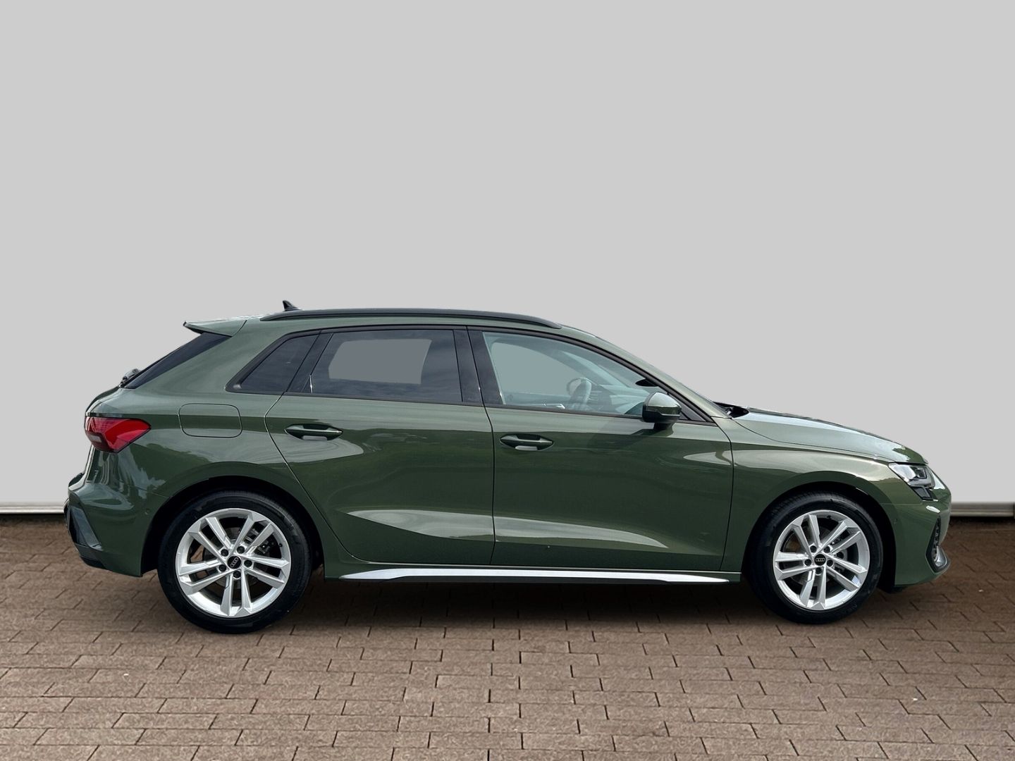 Fahrzeugabbildung Audi A3 Sportback 30 TFSI S-tronic S-line NAVI+VIRTUA