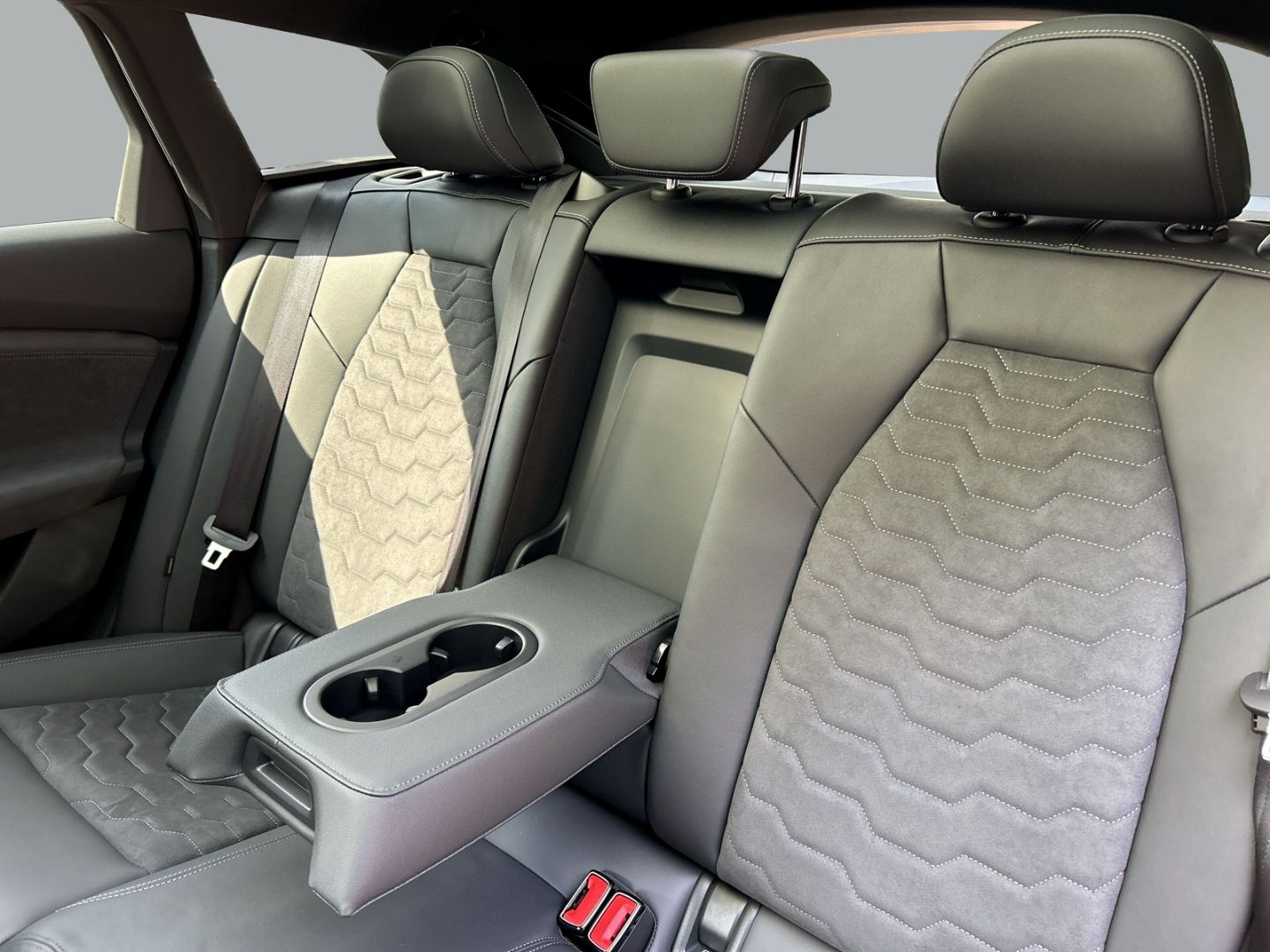 Fahrzeugabbildung Audi A6 AVANT E-TRON PERFORM. LED,PANO,TECH PLUS,B&O