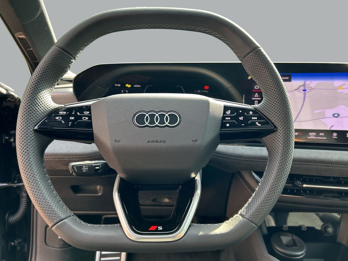 Fahrzeugabbildung Audi A6 AVANT E-TRON PERFORM. LED,PANO,TECH PLUS,B&O