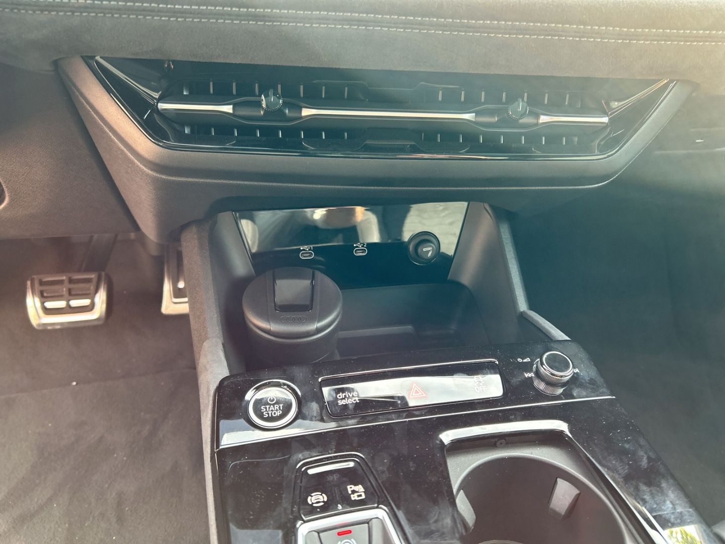 Fahrzeugabbildung Audi A6 AVANT E-TRON PERFORM. LED,PANO,TECH PLUS,B&O