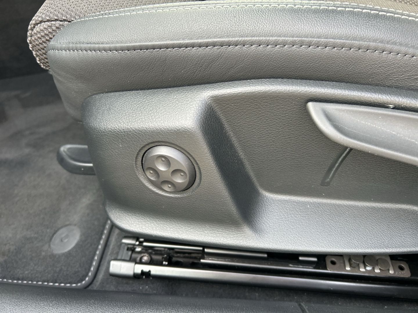 Fahrzeugabbildung Audi A5 Sportback 40 TFSI quattro S-tronic S-LINE+MAT