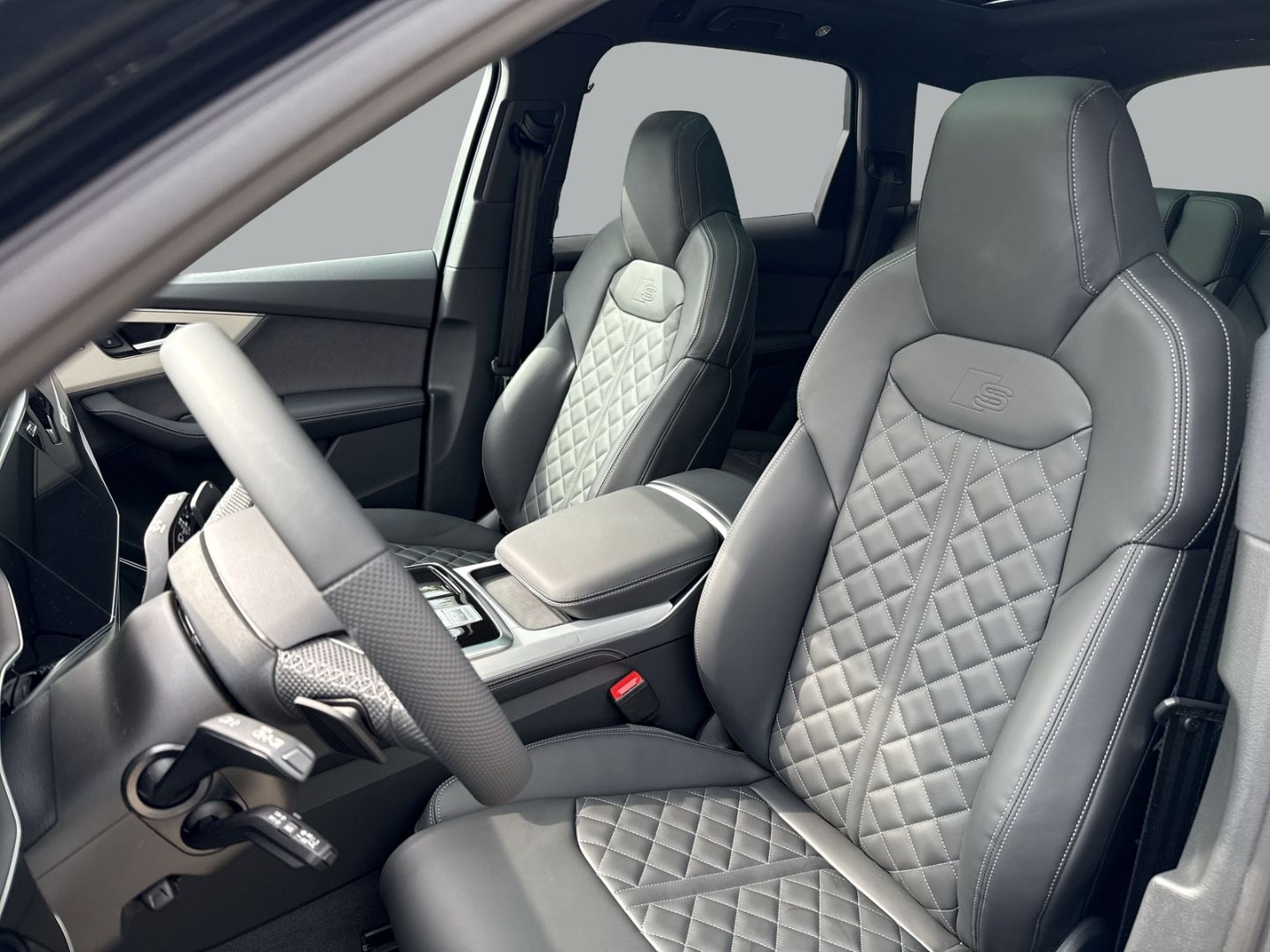 Fahrzeugabbildung Audi Q7 55 TFSI e quattro S-line+Sportpaket+HUD+PANO+