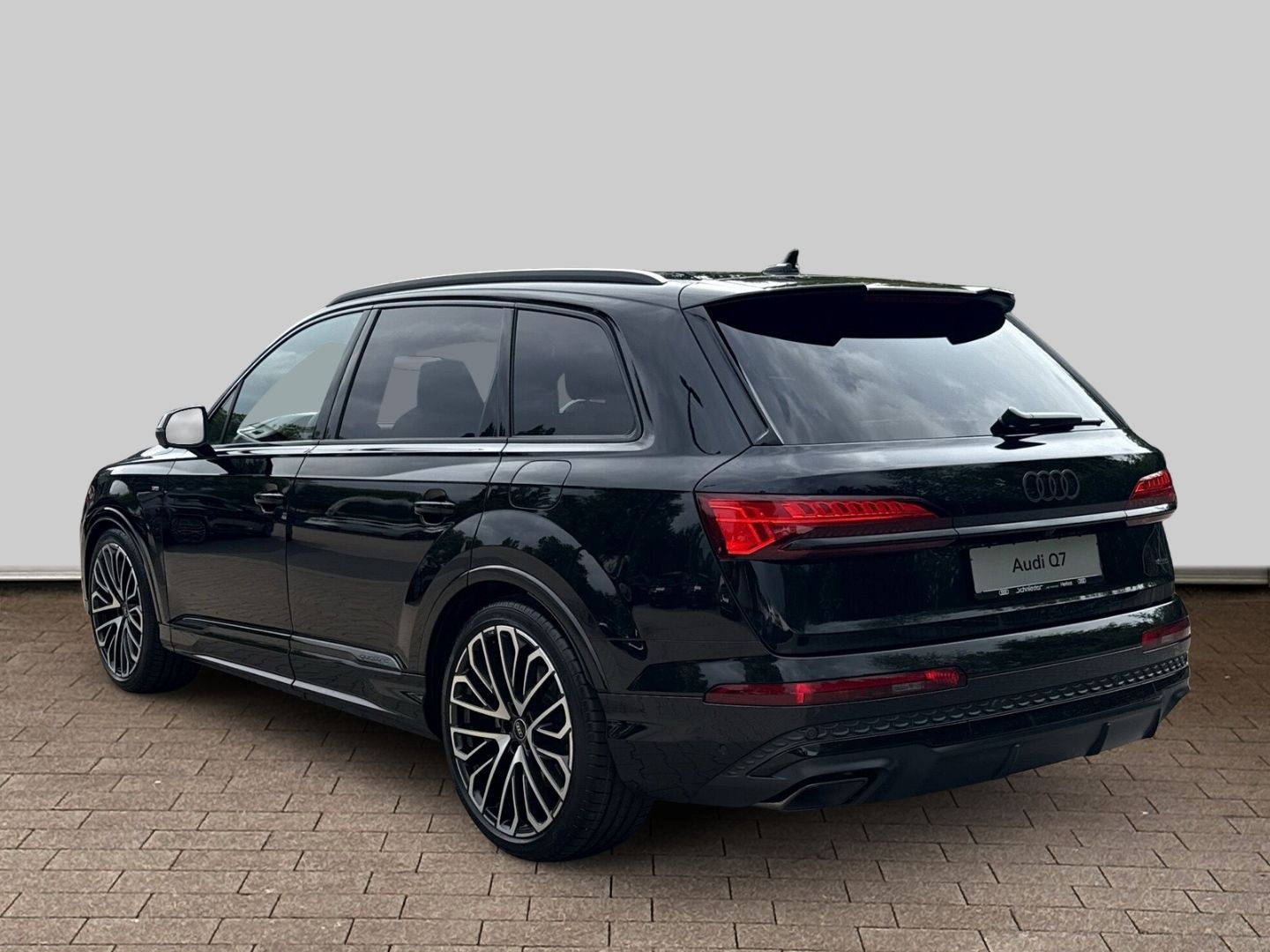 Fahrzeugabbildung Audi Q7 55 TFSI e quattro S-line+Sportpaket+HUD+PANO+