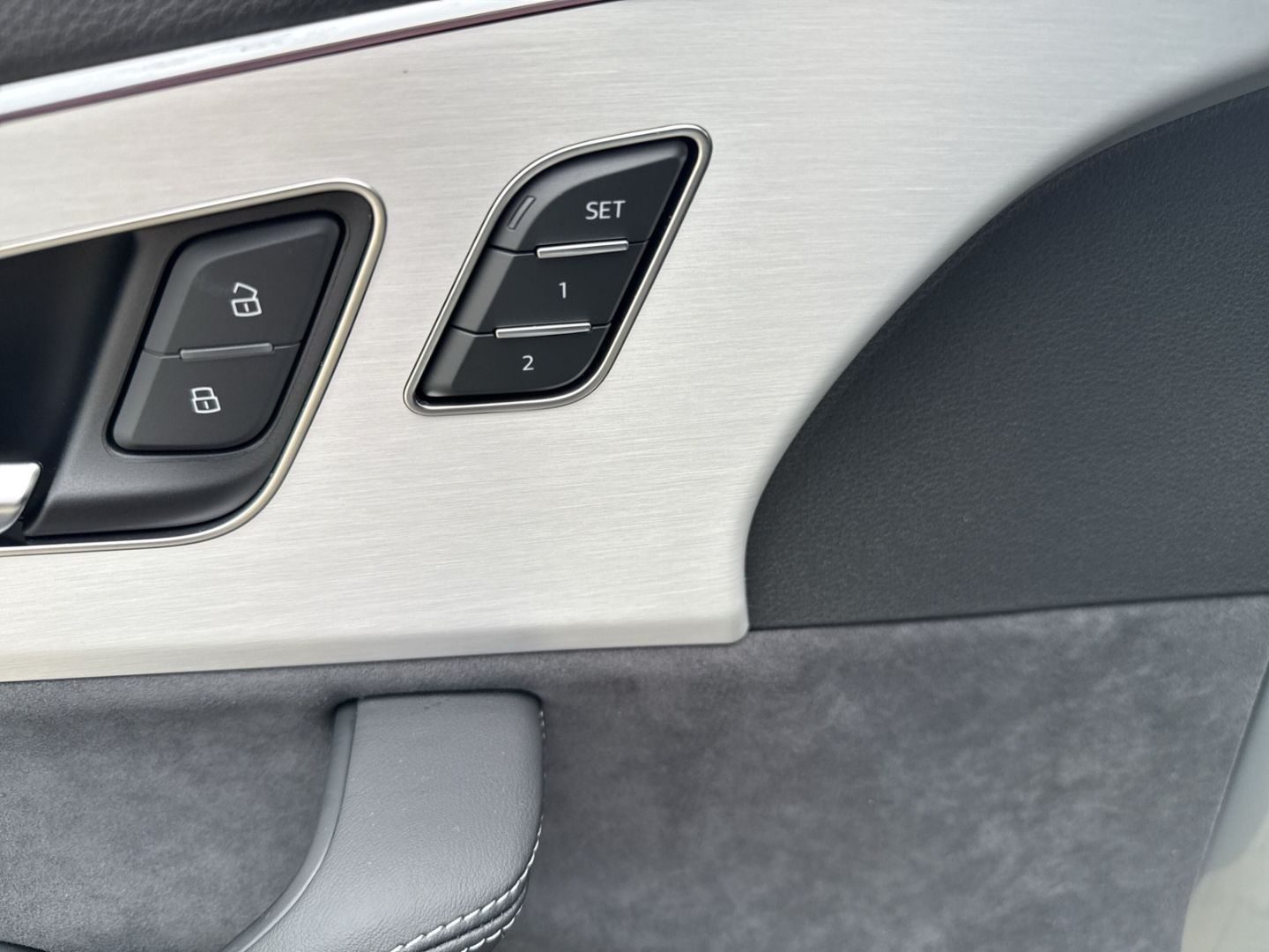 Fahrzeugabbildung Audi Q7 55 TFSI e quattro S-line+AHK+HUD+PANO+B&O+KAM