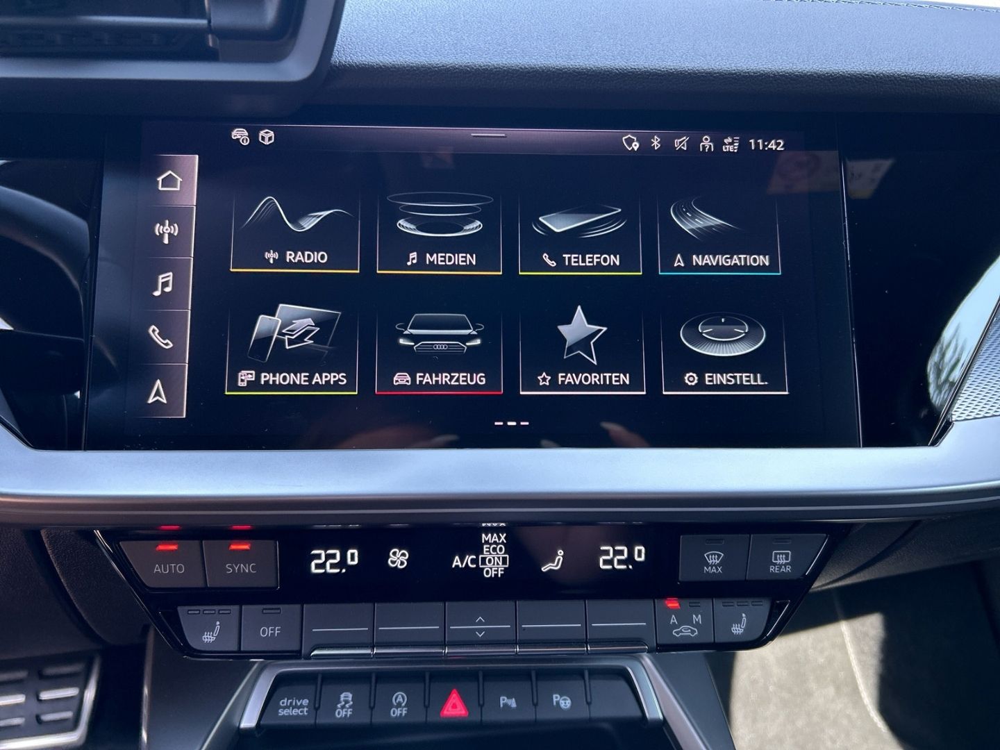 Fahrzeugabbildung Audi S3 Limousine 2.0 TFSI quattro NAVI+LEDER+B&O