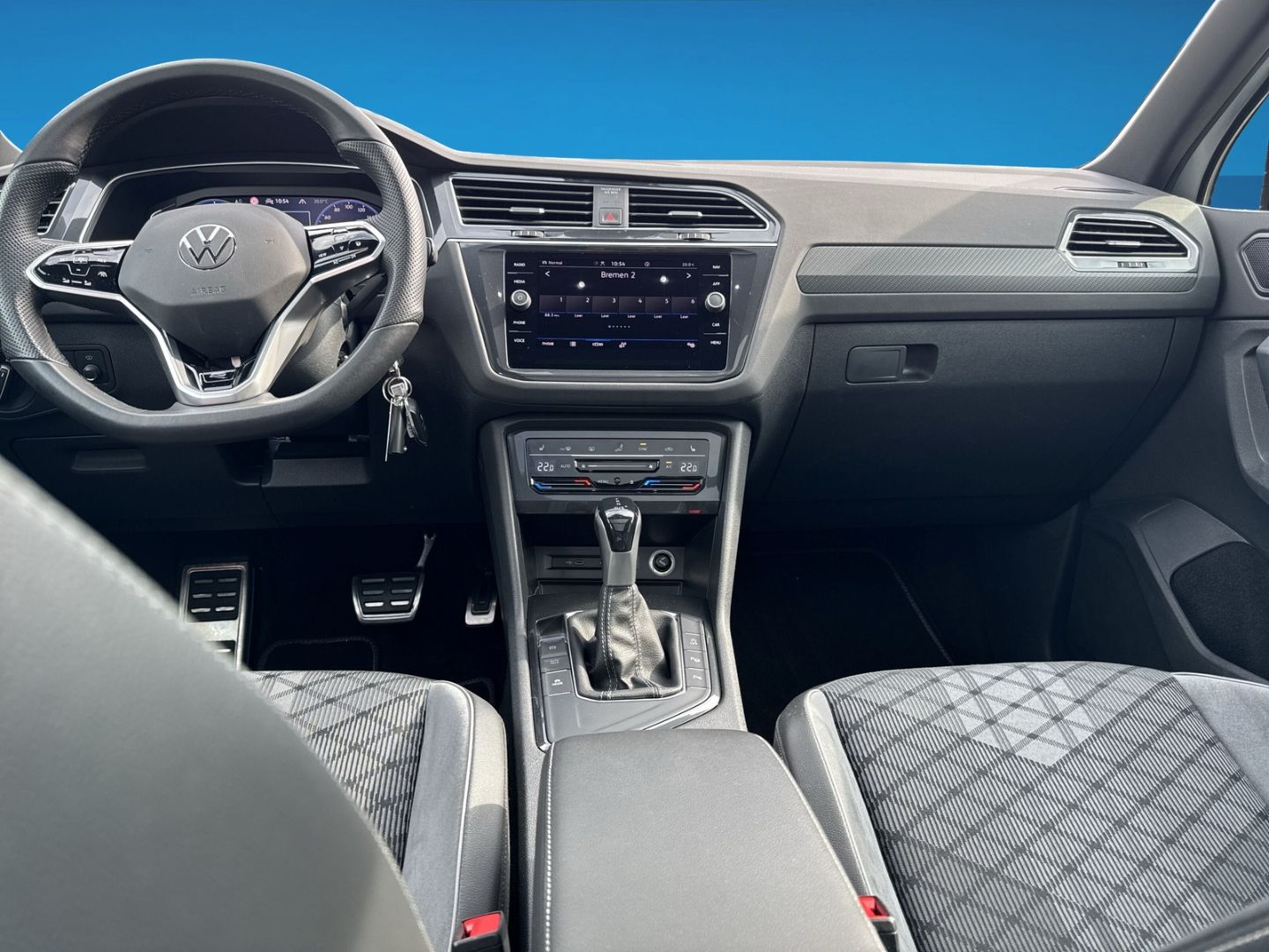 Fahrzeugabbildung Volkswagen Tiguan R-Line 2.0 TDI Navi Matrix-LED Panorama