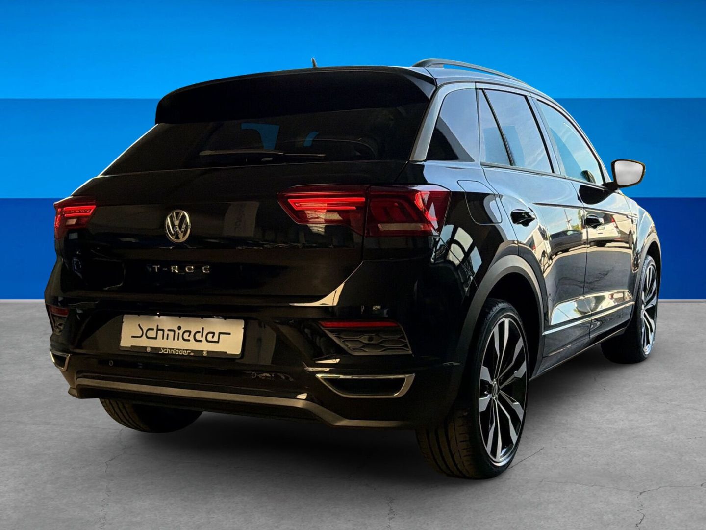 Fahrzeug 7 Fahrzeugabbildung Volkswagen T-Roc 1.5 TSI ACT R-Line AHK Sport - mit KI generiert/bearbeitet